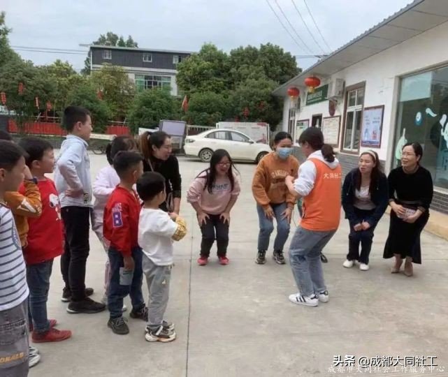 變廢為(wèi)寶——舊(jiù)瓶變身馬賽克花瓶