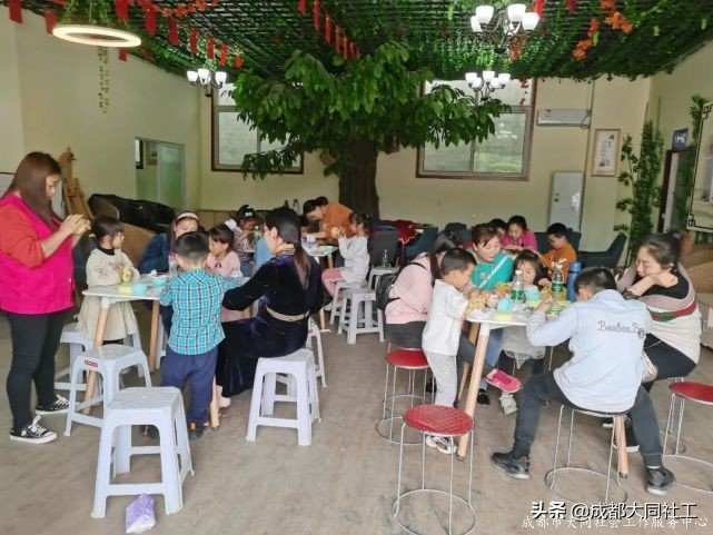 變廢為(wèi)寶——舊(jiù)瓶變身馬賽克花瓶