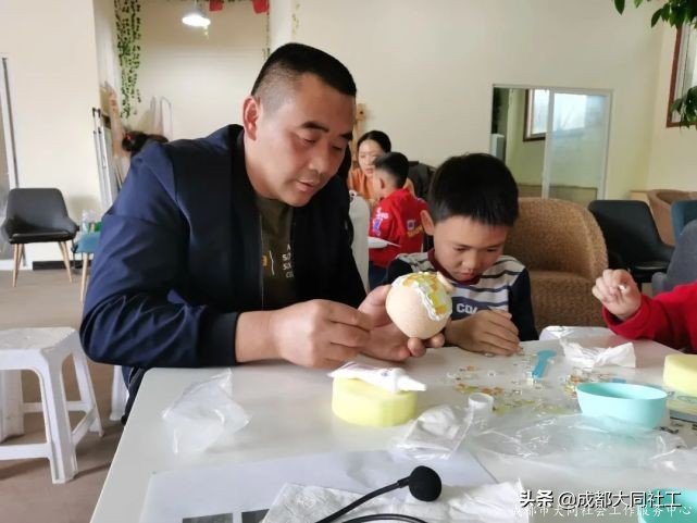 變廢為(wèi)寶——舊(jiù)瓶變身馬賽克花瓶