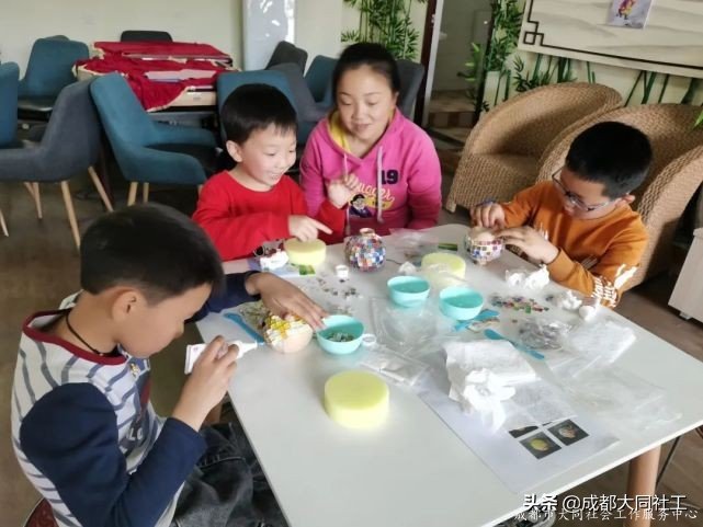 變廢為(wèi)寶——舊(jiù)瓶變身馬賽克花瓶