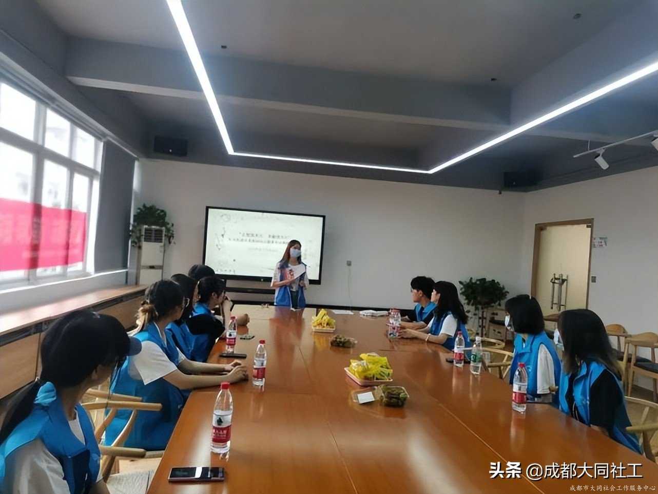 紅(hóng)光關愛站"志願服務行 奉獻我先行（二）”志願者培訓暨團建活動