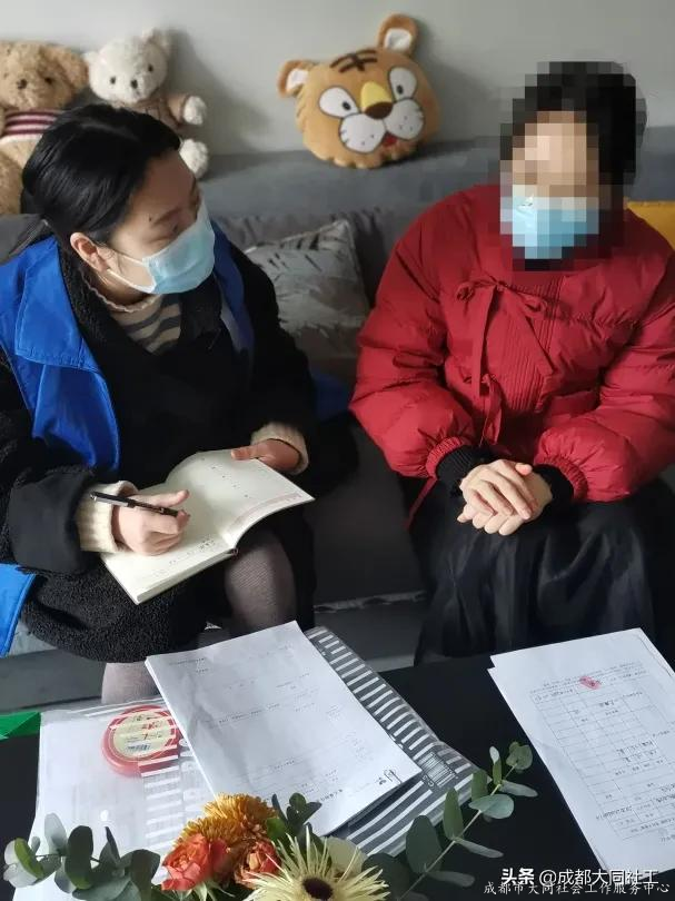 紅(hóng)光關愛援助站開展“寒冬送溫暖，美好幸福城”活動