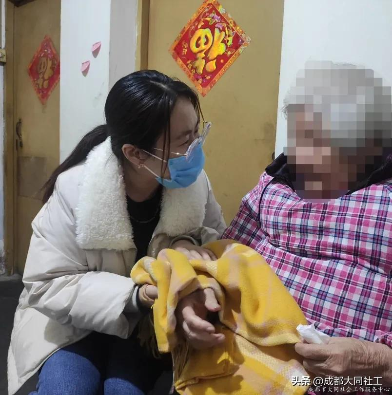 營門口街道(dào)社工站對轄區空巢老人開展關懷訪視(shì)行動