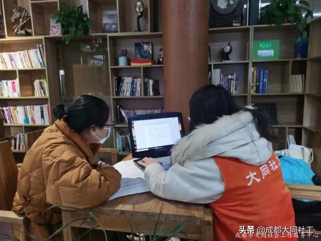 「蘇坡月報」将煩惱扔進舊(jiù)背包，再出發