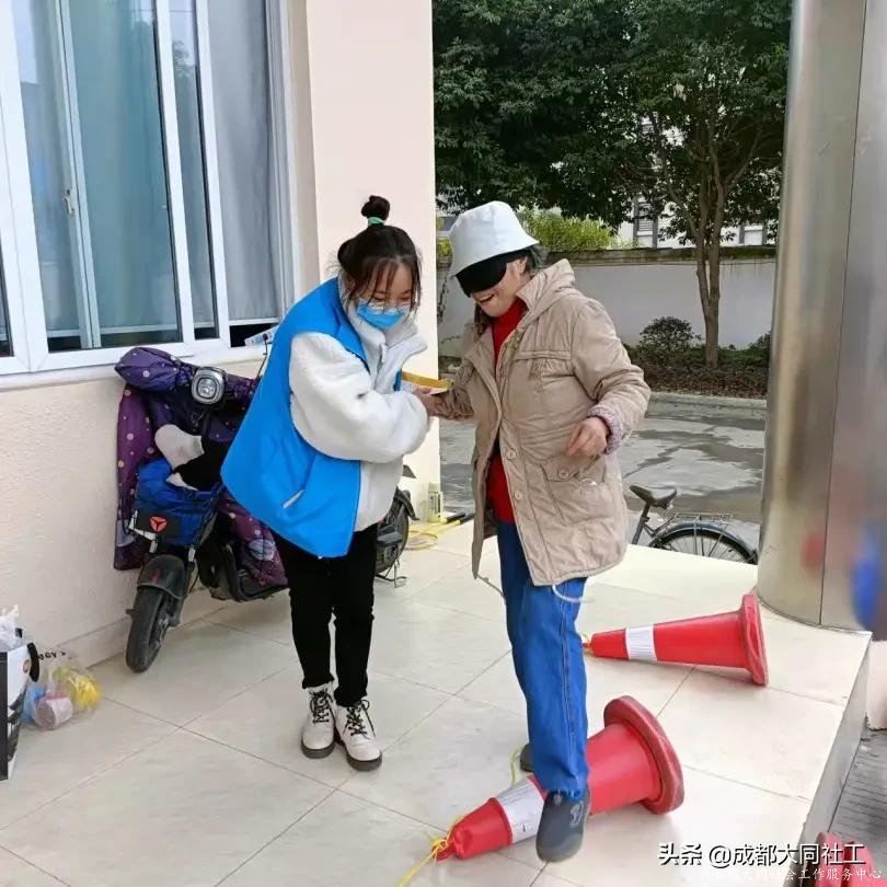 心存陽光·與愛共成長(cháng)——紅(hóng)光關愛援助站開展助殘主題活動