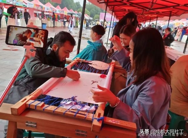 「年(nián)度總結」回顧2020年(nián)那些不平凡的(de)瞬間