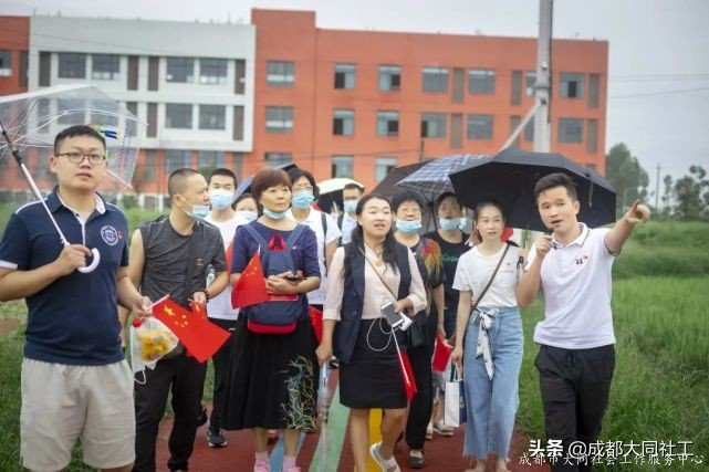 黨建引領丨雙小柏與你一(yī)起乘風破浪走過的(de)2020