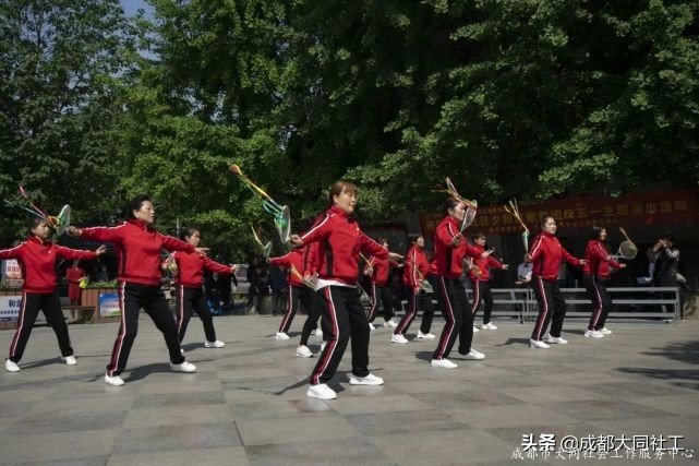 「活動回顧」五月贊 歌頌勞動者 夕陽紅(hóng)歌舞團組織慶五一(yī)主題演出