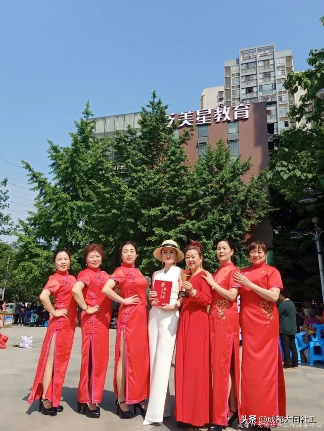 「活動回顧」五月贊 歌頌勞動者 夕陽紅(hóng)歌舞團組織慶五一(yī)主題演出