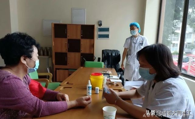 紅(hóng)光街道(dào)關愛援助站開展“愛在紅(hóng)光，濃情中秋”主題活動